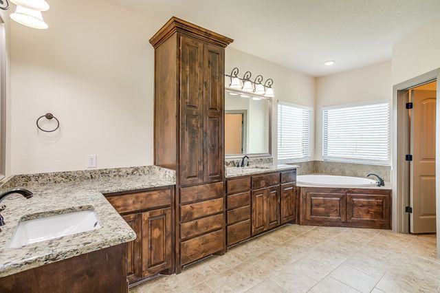770 County Road 1346, Chico, TX 76431
