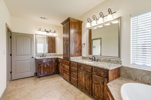 770 County Road 1346, Chico, TX 76431