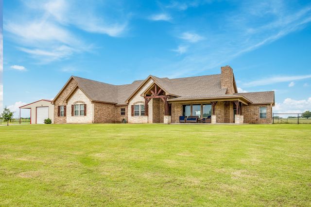 770 County Road 1346, Chico, TX 76431