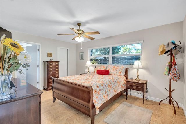 8243 37TH AVENUE N, St Petersburg, FL 33710