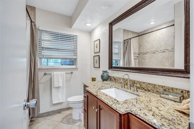 8243 37TH AVENUE N, St Petersburg, FL 33710