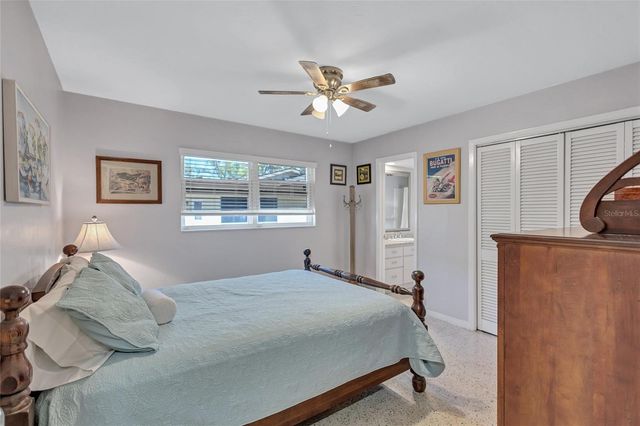 8243 37TH AVENUE N, St Petersburg, FL 33710