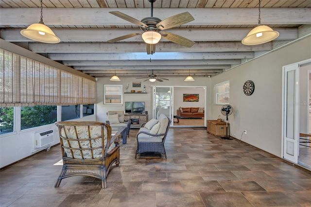 8243 37TH AVENUE N, St Petersburg, FL 33710