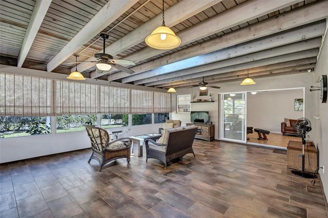 8243 37TH AVENUE N, St Petersburg, FL 33710