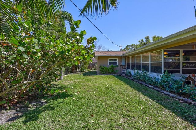 8243 37TH AVENUE N, St Petersburg, FL 33710