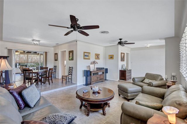 8243 37TH AVENUE N, St Petersburg, FL 33710