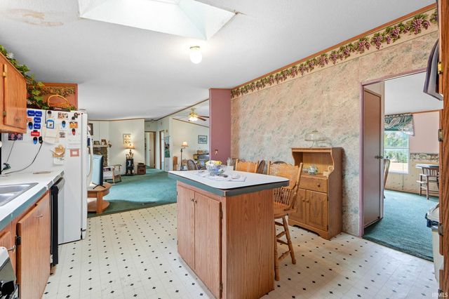 2890 S 400 E, Pierceton, IN 46562