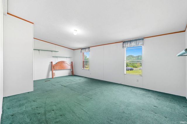 2890 S 400 E, Pierceton, IN 46562