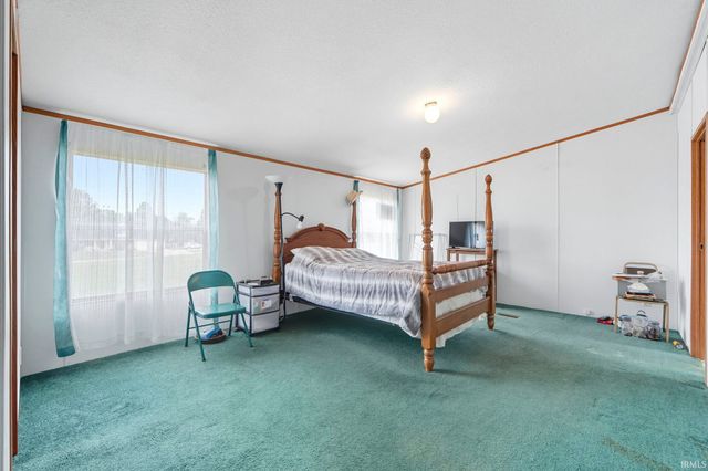 2890 S 400 E, Pierceton, IN 46562