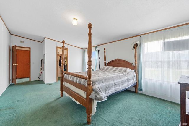 2890 S 400 E, Pierceton, IN 46562