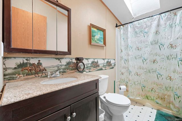 2890 S 400 E, Pierceton, IN 46562