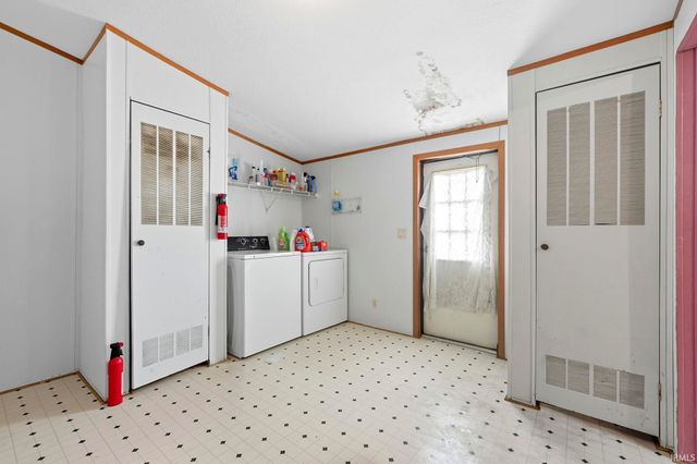 2890 S 400 E, Pierceton, IN 46562