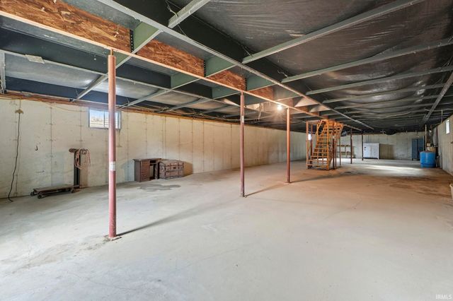 2890 S 400 E, Pierceton, IN 46562