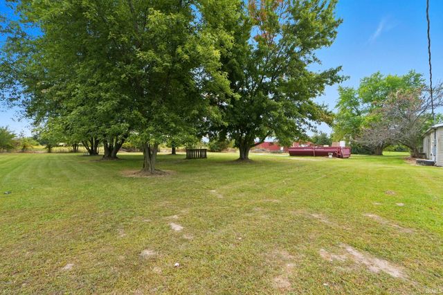 2890 S 400 E, Pierceton, IN 46562