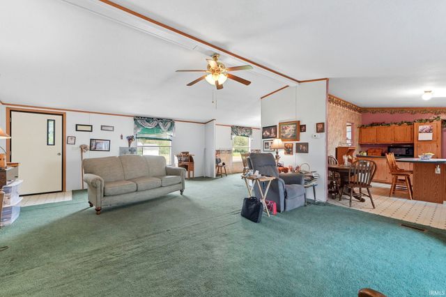 2890 S 400 E, Pierceton, IN 46562