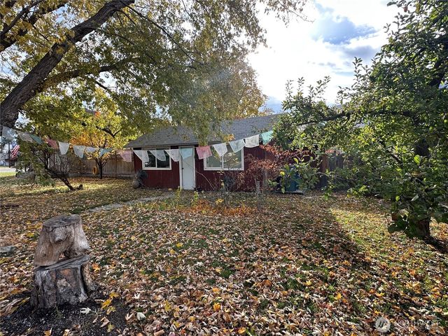 426 E Wapato Avenue, Chelan, WA 98816