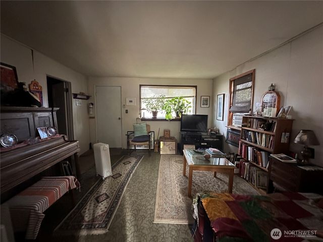 426 E Wapato Avenue, Chelan, WA 98816