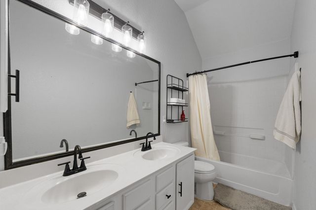 7722 Labrador Drive, Arlington, TX 76002