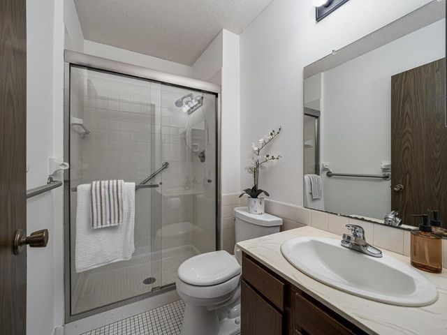 984 Yuma Lane N, Plymouth, MN 55447