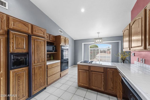 14234 S COUNTRY CLUB Way, Arizona City, AZ 85123