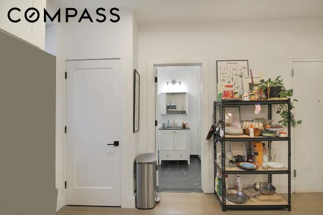 29 Greenpoint Avenue, New York City, NY 11222