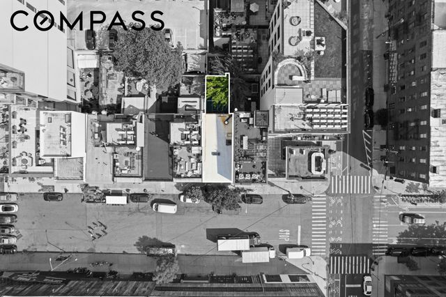 29 Greenpoint Avenue, New York City, NY 11222