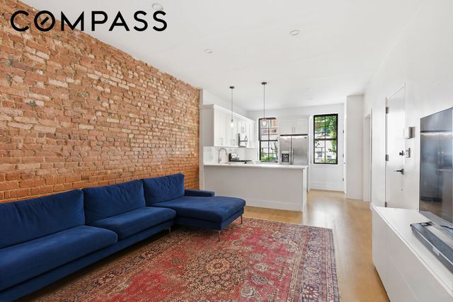 29 Greenpoint Avenue, New York City, NY 11222