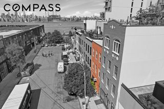 29 Greenpoint Avenue, New York City, NY 11222