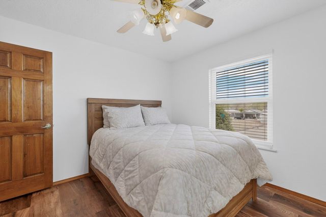 7129 Isleta Boulevard SW, Albuquerque, NM 87105