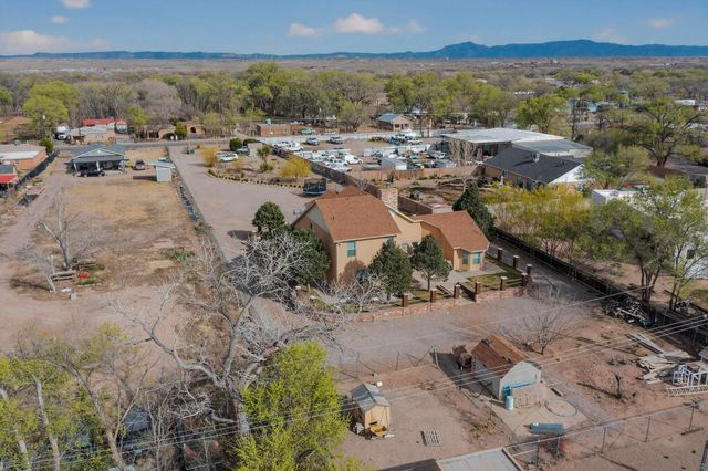 7129 Isleta Boulevard SW, Albuquerque, NM 87105