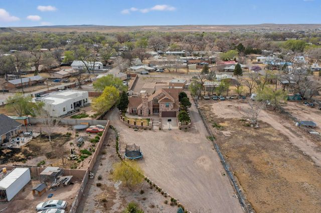 7129 Isleta Boulevard SW, Albuquerque, NM 87105