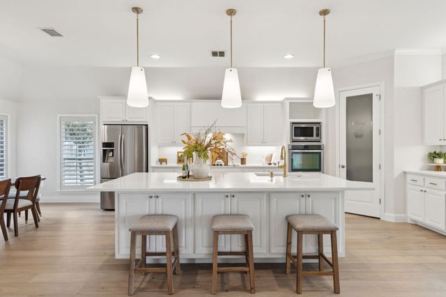 5829 Lakeside Drive, Fort Worth, TX 76179