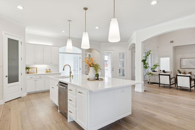 5829 Lakeside Drive, Fort Worth, TX 76179