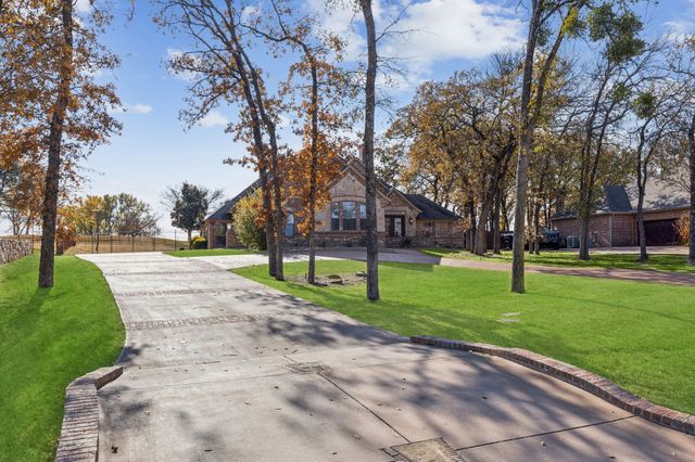 5829 Lakeside Drive, Fort Worth, TX 76179