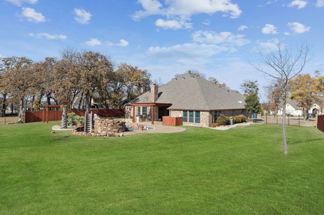 5829 Lakeside Drive, Fort Worth, TX 76179