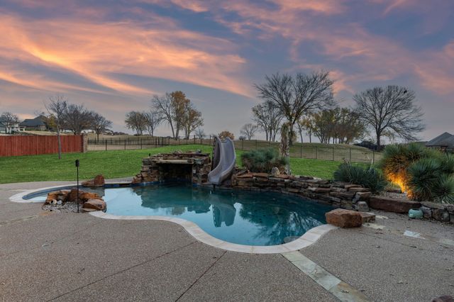 5829 Lakeside Drive, Fort Worth, TX 76179