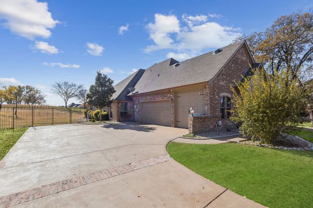 5829 Lakeside Drive, Fort Worth, TX 76179