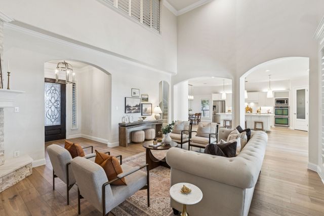 5829 Lakeside Drive, Fort Worth, TX 76179