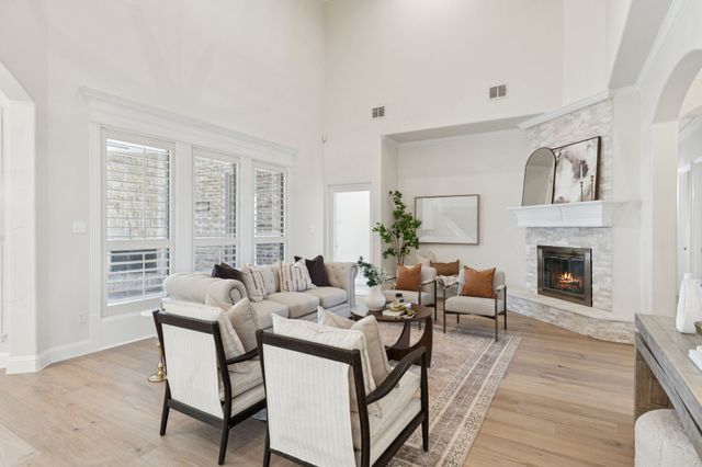 5829 Lakeside Drive, Fort Worth, TX 76179