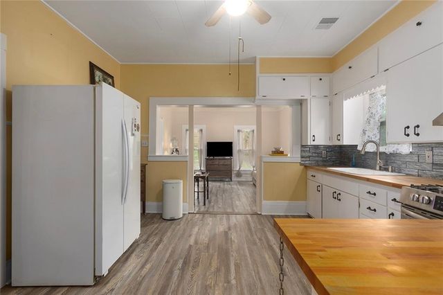 1300 SW Mitchell Street, Oak Grove, MO 64075