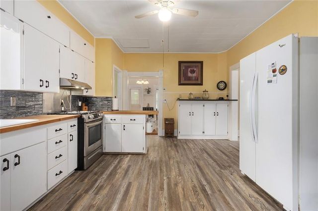 1300 SW Mitchell Street, Oak Grove, MO 64075