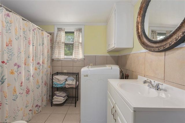 1300 SW Mitchell Street, Oak Grove, MO 64075
