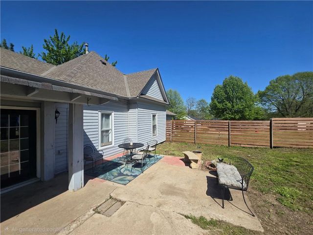 1300 SW Mitchell Street, Oak Grove, MO 64075