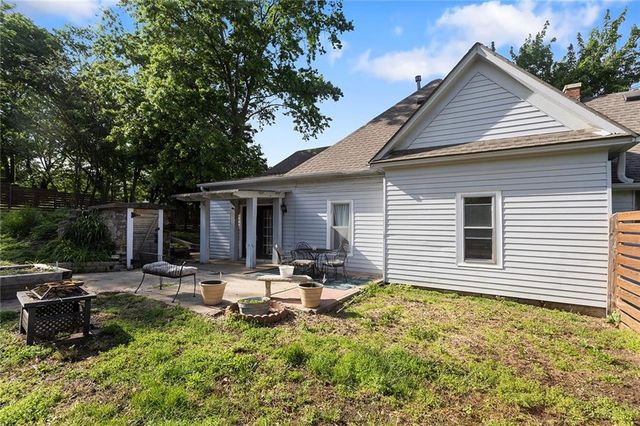 1300 SW Mitchell Street, Oak Grove, MO 64075