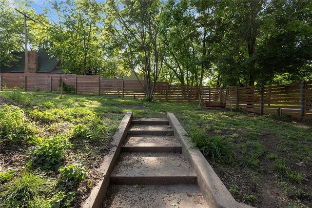 1300 SW Mitchell Street, Oak Grove, MO 64075