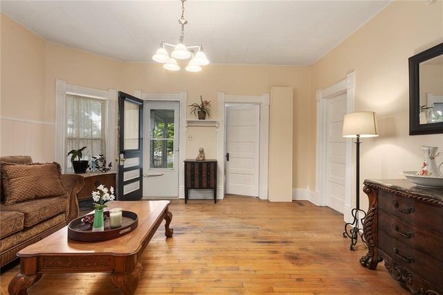1300 SW Mitchell Street, Oak Grove, MO 64075