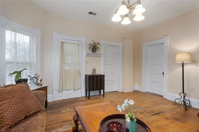 1300 SW Mitchell Street, Oak Grove, MO 64075