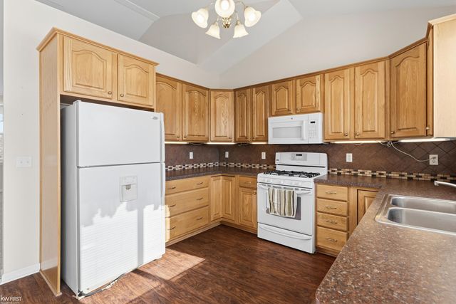 6251 Saint Charles Pass, Swartz Creek, MI 48473