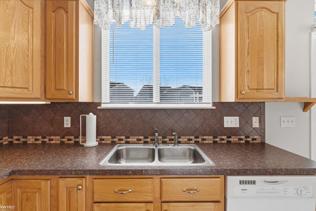 6251 Saint Charles Pass, Swartz Creek, MI 48473