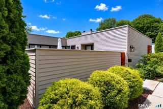 25 Charlton Hill Road 25, Hamden, CT 06518